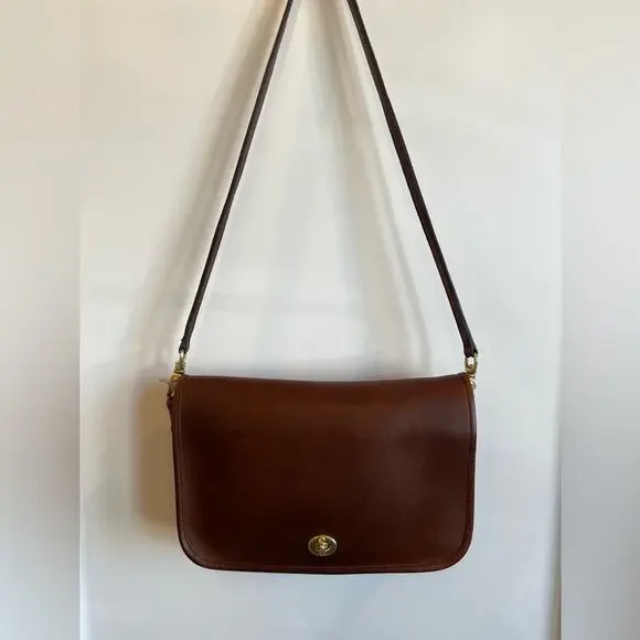 Vintage COACH NYC Classic Pouch Leather Shoulder Bag - No. 147-5201 - Picture 1 of 13